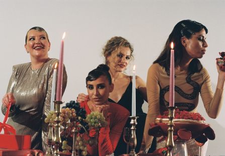 CAMPAIGN FASHION REBELS NEW YEAR 24: Burlesque: Red Chateau