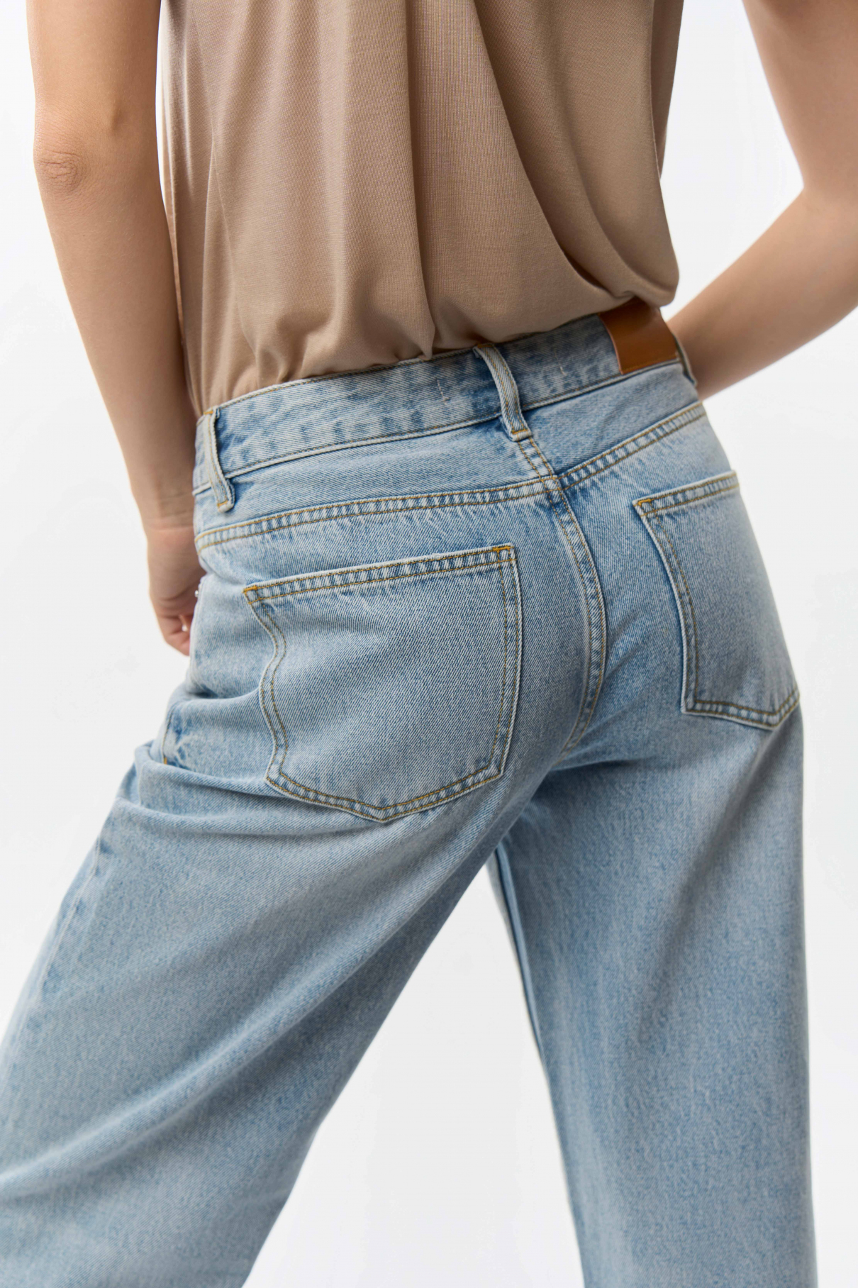 Джинсы Dayon , голубой, арт. FR24FW2DJ03PCW310LB купить в интернет-магазине Джинсы Dayon , голубой, арт. FR24FW2DJ03PCW310LB купить в интернет-магазине