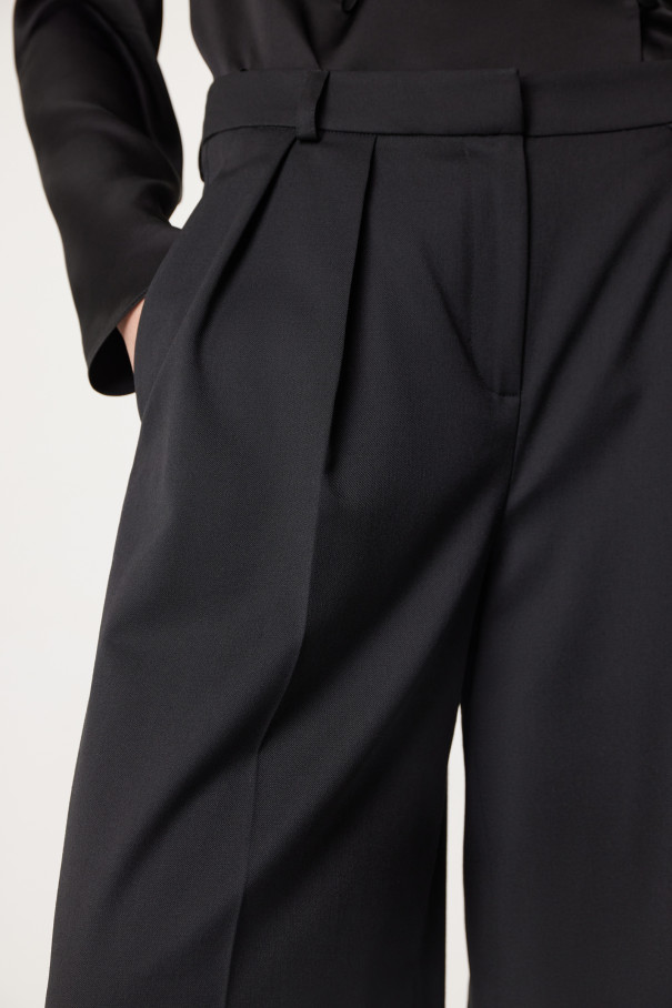 Брюки прямые Iman , черный, арт. FR24SS1PN03FLW120BL купить в интернет-магазине