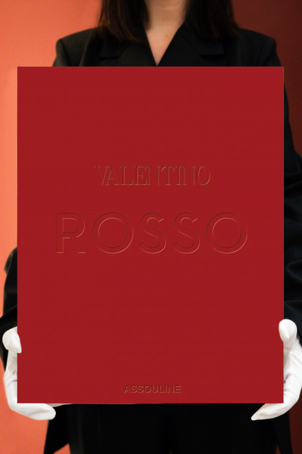 Книга ASSOULINE Valentino Rosso