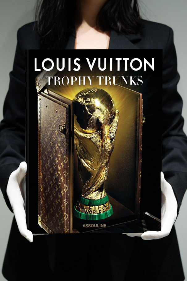 Книгa Assouline Louis Vuitton: Trophy Trunks
