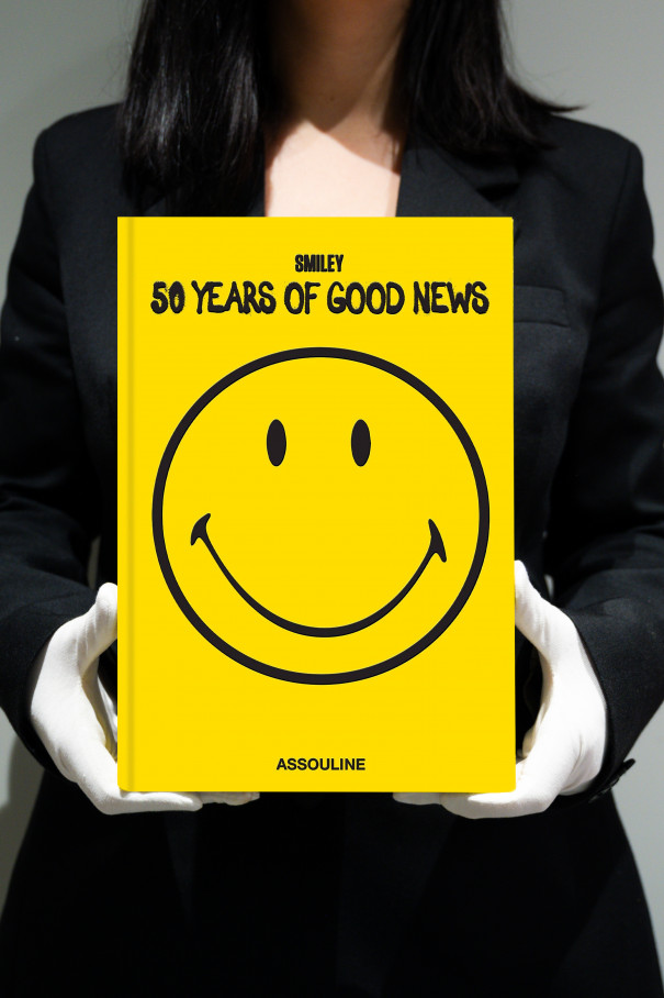 Книгa Assouline, Smiley: 50 Years of Good News